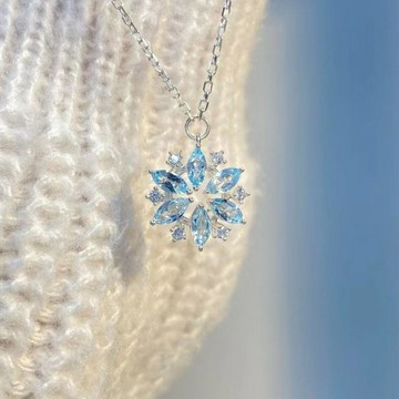合金項鍊 新款ins閃鑽天藍色玻璃雪花項鍊女輕奢小衆設計滿鑽墜鏈