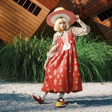 Meugler牛稠島 牛稠齒科 小狗玩偶印花 立體拼接可愛花苞背心裙