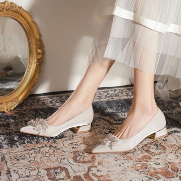 大碼低跟單鞋女2023新款伴娘鞋3CM法式粗跟高跟鞋孕婦不累腳婚鞋
