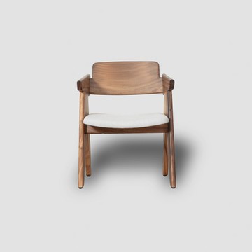 MOONLER Kena 扶手餐椅 淺褐 米黃