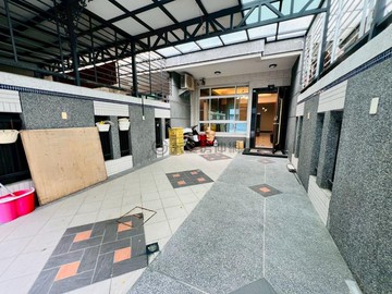 鳳山頂新近88交流道一樓孝親四套房優雅車墅｜高雄市鳳山區頂新八街