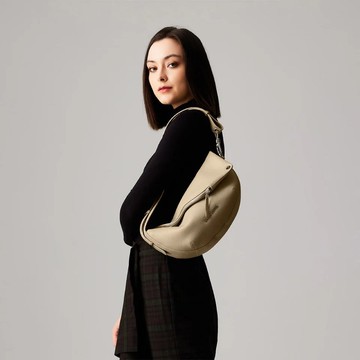 【免費升級送禮包裝】佩塔斯 大斜背包-淺棕色/BF864-52-CR