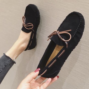 2025新款豆豆鞋女大碼41—43平底牛筋底孕婦鞋腳寬胖單鞋圓頭套腳