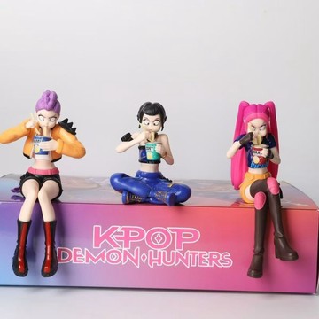 兒童玩具 兒童禮物坐姿壓泡麪三人組獵魔女團魯米佐伊米拉手辦模型公仔玩偶擺件禮物