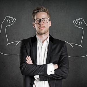 التوازن بين القدرات والتوقعات في بناء الذات