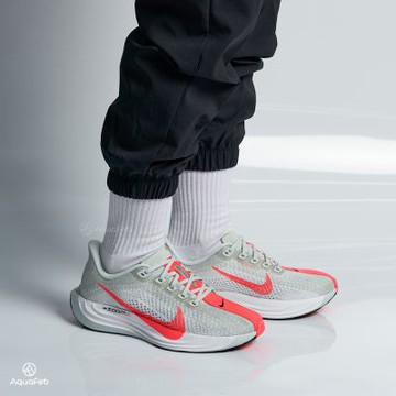 Nike Wmns Pegasus Plus 女 灰粉 緩衝 回彈 小飛馬 運動 休閒 慢跑鞋 FQ7261-001