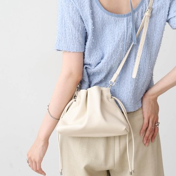 日本 Bab - 輕巧抽繩可愛感側背小包-白