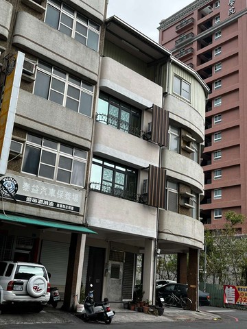 美術館內惟商圈西藏街上免整理透店｜高雄市鼓山區西藏街