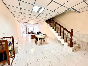 張嘉玲/★低於行情★大地坪可停雙車四套房稀有透天｜高雄市鳥松區山腳路