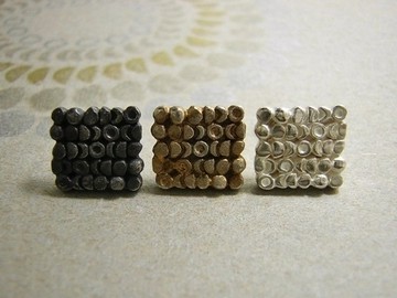 moon i.e. tsuki i.e. luck  earring (mille±feuille) 耳環 月相盈虧