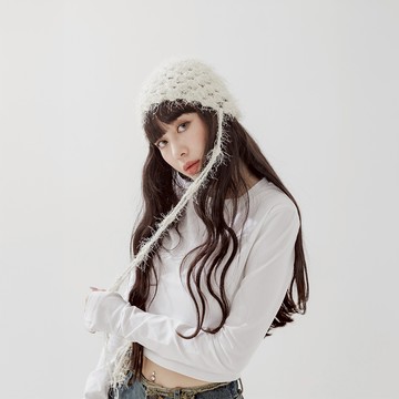 毛絨鏤空垂墜線條造型編織帽 兩色售