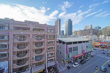 農16雙捷運凹子底大3房平車｜高雄市左營區富民路