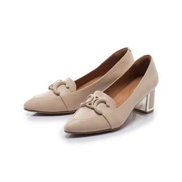 芯太軟 英倫學院風飾釦粗高跟鞋 典雅杏 (602938)