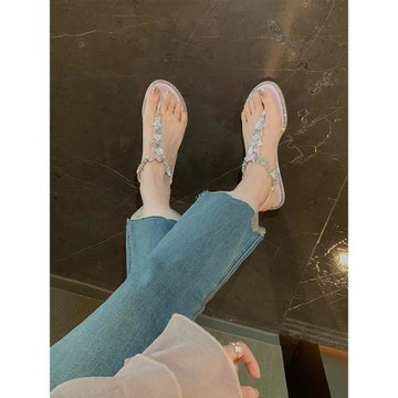 仙女風夾趾水鉆涼鞋女2024新款高級感花朵平底沙灘海邊度假羅馬鞋