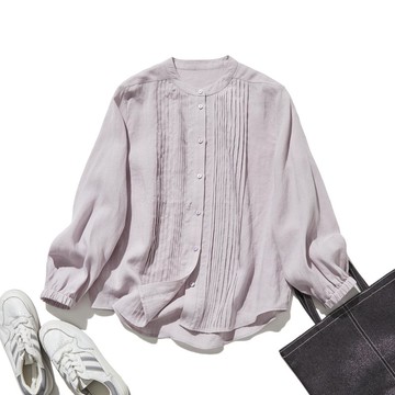 兼具優雅氣質與舒適觸感，一件就讓人愛不釋手。細褶襯衫・亞麻襯衫，淡紫色 251007-3
