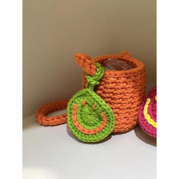 日韓風手工小眾鉤針毛線復古編織純色單肩腋下水桶包女配笑臉掛飾