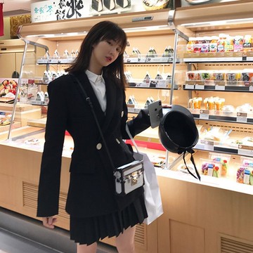 FINDSENSE G6 韓國潮流 2019 春季新款顯瘦休閒網紅兩件套時尚百褶短裙子套裝