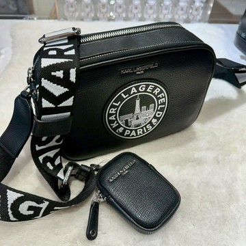 【卡爾｜全新】現貨 KARL LAGERFELD 相機包 二合一 雙拉鍊 徽章 斜背包｜Little Bee 小蜜蜂精品