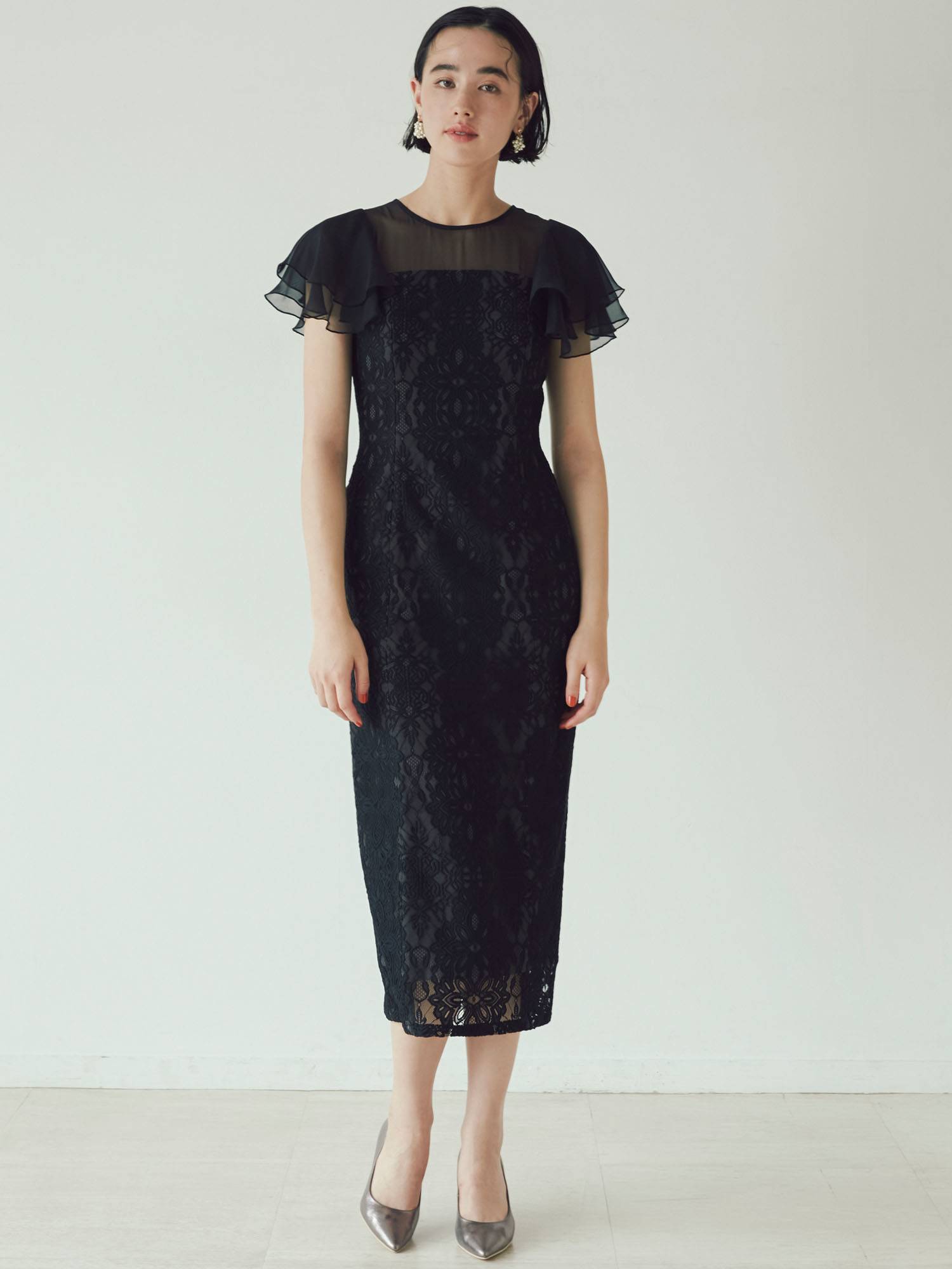 秀逸 新品未使用LADYスリーブレースカッティングドレス asakusa.sub.jp