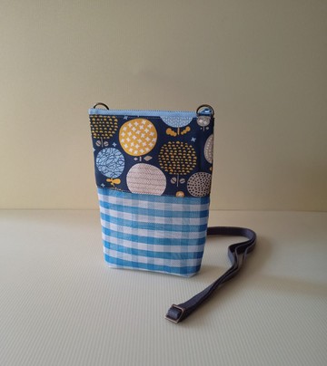 伴伴系列_可站立的輕巧直式手機袋_圈圈