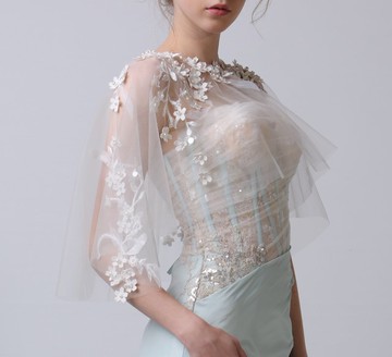 蕾絲 披肩 米色 披風 珍珠 小花 優雅 好搭配 宴會 婚紗 好搭配