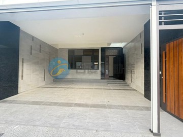 仁武全新未住大面寬 低調奢華雙拼電梯豪墅｜高雄市仁武區八德南路