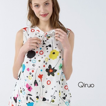 Qiruo 奇若春夏專櫃白色背心上衣8155D-01削肩抓皺斜邊時尚