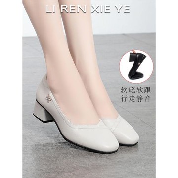 真皮軟底白色工作休閑粗跟方頭中老年媽媽鞋腳寬大碼皮鞋單鞋女鞋