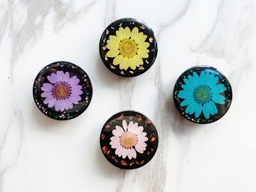 真花押花 黑底押花手機氣墊支架 氣囊支架 捲線器 耳線收納器