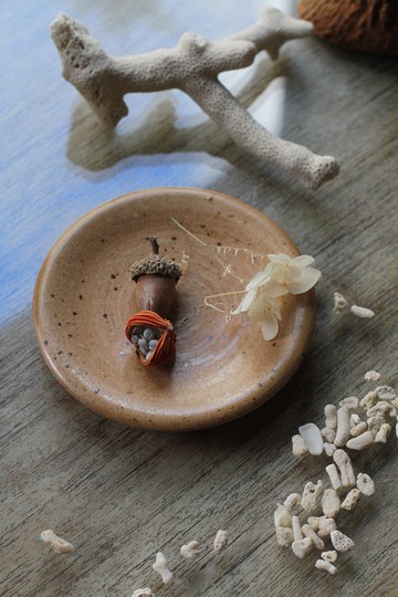 橘咖色斑斑點點手拉坏小陶盤/飾品盤/燭台