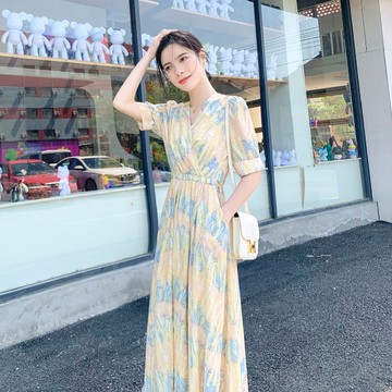 碎花洋裝 短袖連身裙 連衣裙 夏季新款 雪紡碎花連衣裙女 氣質女神範 裙子 高腰收腰 顯瘦長裙