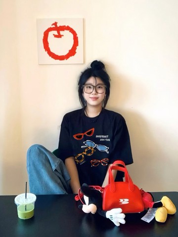 短袖T恤黑色美式字母設計感爆款正肩半袖小眾夏季女生上衣 慵懶風 男生短袖 oversize寬鬆 韓版短T 圓領半袖 上衣