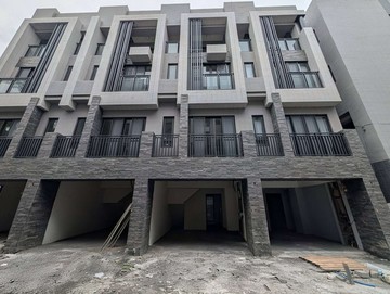 沙鹿新光田登峰寶城朝南全新別墅｜台中市沙鹿區保成五街