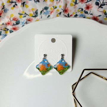 穿上忘憂衣裳的六十石山 金針花 花蓮 台灣景色 手繪熱縮片 耳環