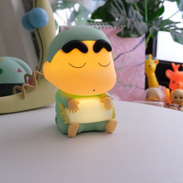 《蠟筆小新》＼療癒陪伴/｜睡衣小新拍拍小夜燈