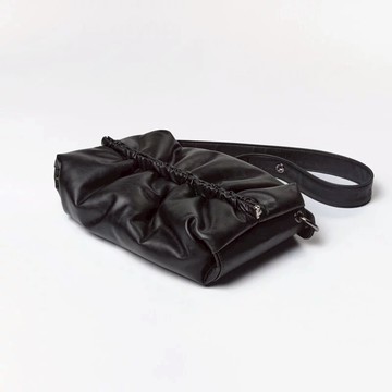 【SAMO ONDOH】全面63折起★Strap Bun Bag M lambskin - black 10