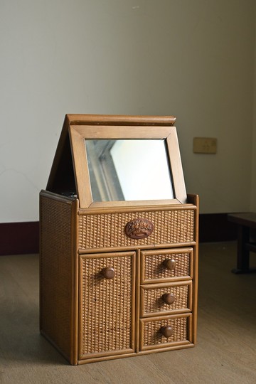 早期日本藤製化妝抽屜櫃