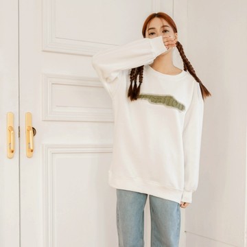 OB嚴選 立體噴漆字母印花內刷毛大學T 《AB17937》大尺碼/現貨/女裝