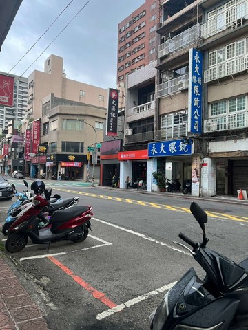 中正路上燙金大店面地44坪@金雞母1-3樓建92坪｜桃園市桃園區中正路