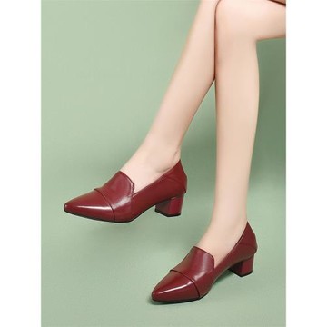 粗跟單鞋女春秋款女鞋2025新款春季軟皮媽媽鞋真皮中跟尖頭小皮鞋