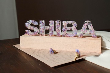 | 客製化禮物 | - 姹紫煙花 - LED 乾燥花字母夜燈 (三段式調光)