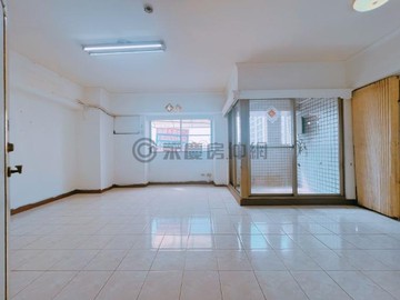 小港花園新宿３＋１房平車｜室內33坪｜機能超便利｜高雄市小港區永順街