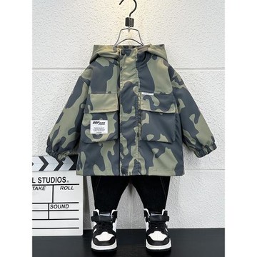 男童外套沖鋒衣春秋款2024新款時髦小兒童迷彩酷帥網紅寶寶風衣潮