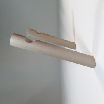 樺木牆鉤。極簡主義的牆壁存儲。花邊支架。帽架衣架
