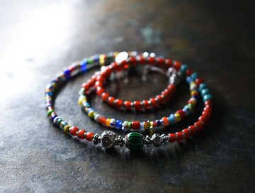 繽紛聖誕與焦糖色White Hearts、綠色Chevron、Karensilver 彩色項鍊