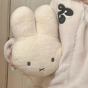 平價好物✨限時免運 ins米菲兔抱枕可愛兔子毛絨玩偶臥室沙發牀上娃娃靠枕生日禮物女 回購率高 高評價推薦