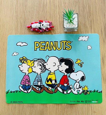 SNOOPY 史諾比食品級矽膠餐墊 PEANUTS正版授權(湖水綠)