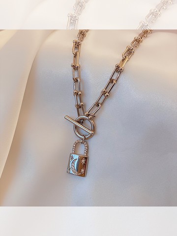 銀色小鎖項鏈女年新款潮OT扣時尚設計鎖骨鏈高級感短款毛衣鏈