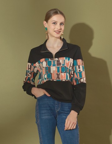 ★【喜芝梅】文字迷陣 拉鏈開襟運動風字母印花舒適休閒上衣(黑色；M-2L) 225590056