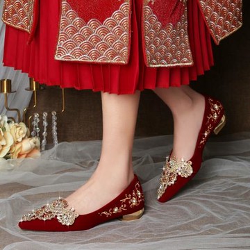 春夏婚鞋女2025新款平底新娘鞋紅色秀禾伴娘鞋孕婦低跟大碼41-43